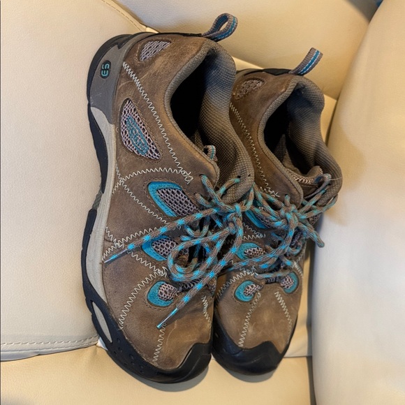 Keen Brown and Teal Sneakers/hiking shoes SZ. 7.5 - Picture 6 of 9